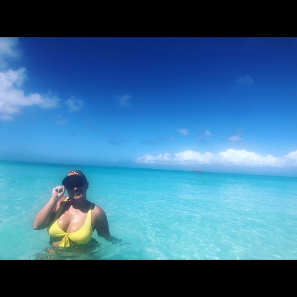 Meet your newest Posher, Meg! - Picture 2 of 3